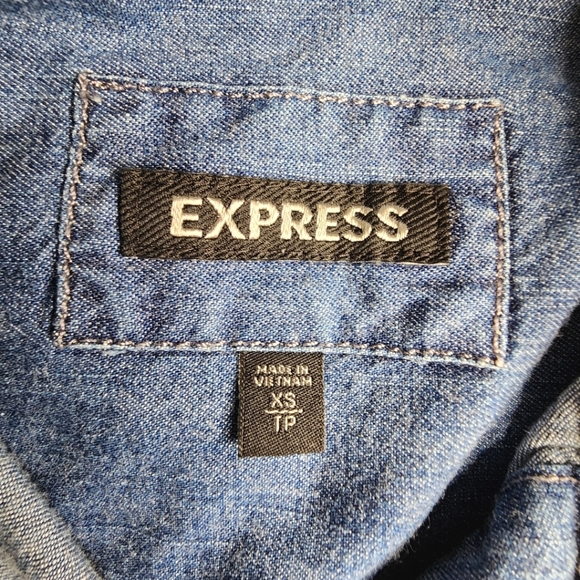 Express Denim Shirt Button Down Blue Long Sleeve Women's Size XS - Picture 4 of 7